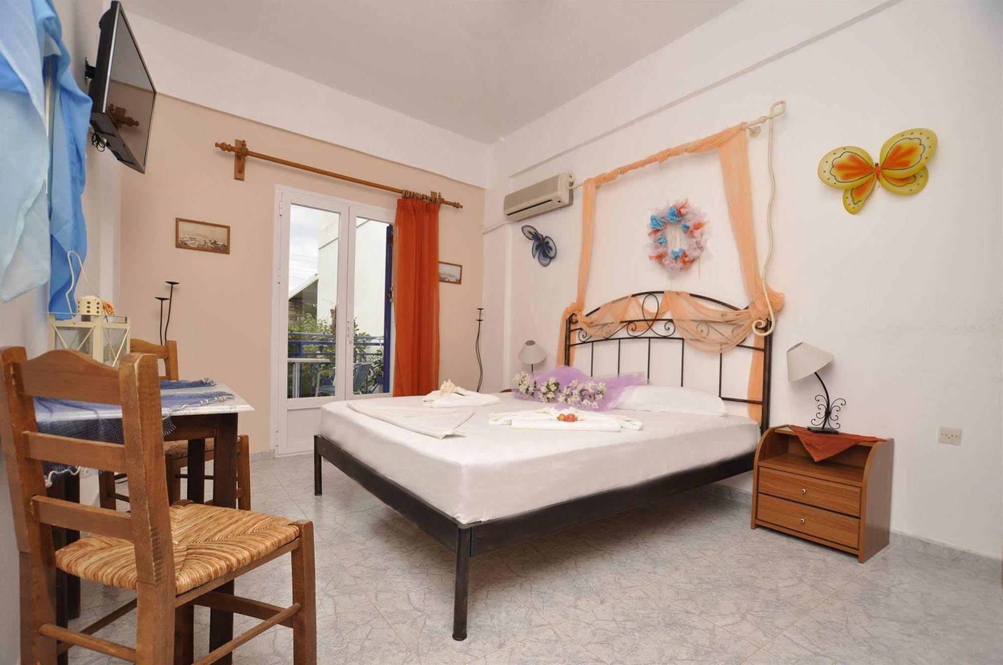 Manos Apartments Mégas Yialós-Nítes Eksteriør billede