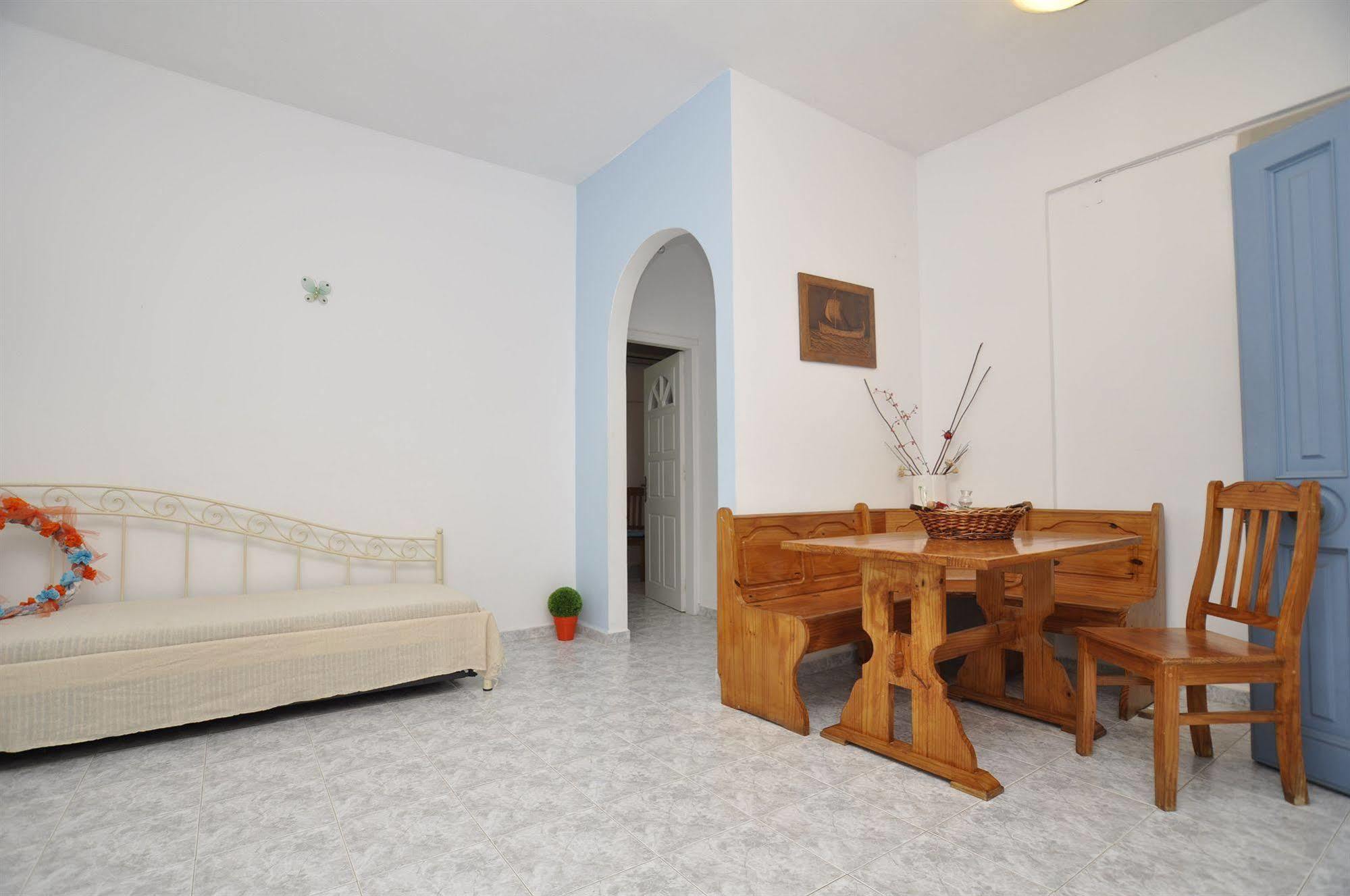 Manos Apartments Mégas Yialós-Nítes Eksteriør billede