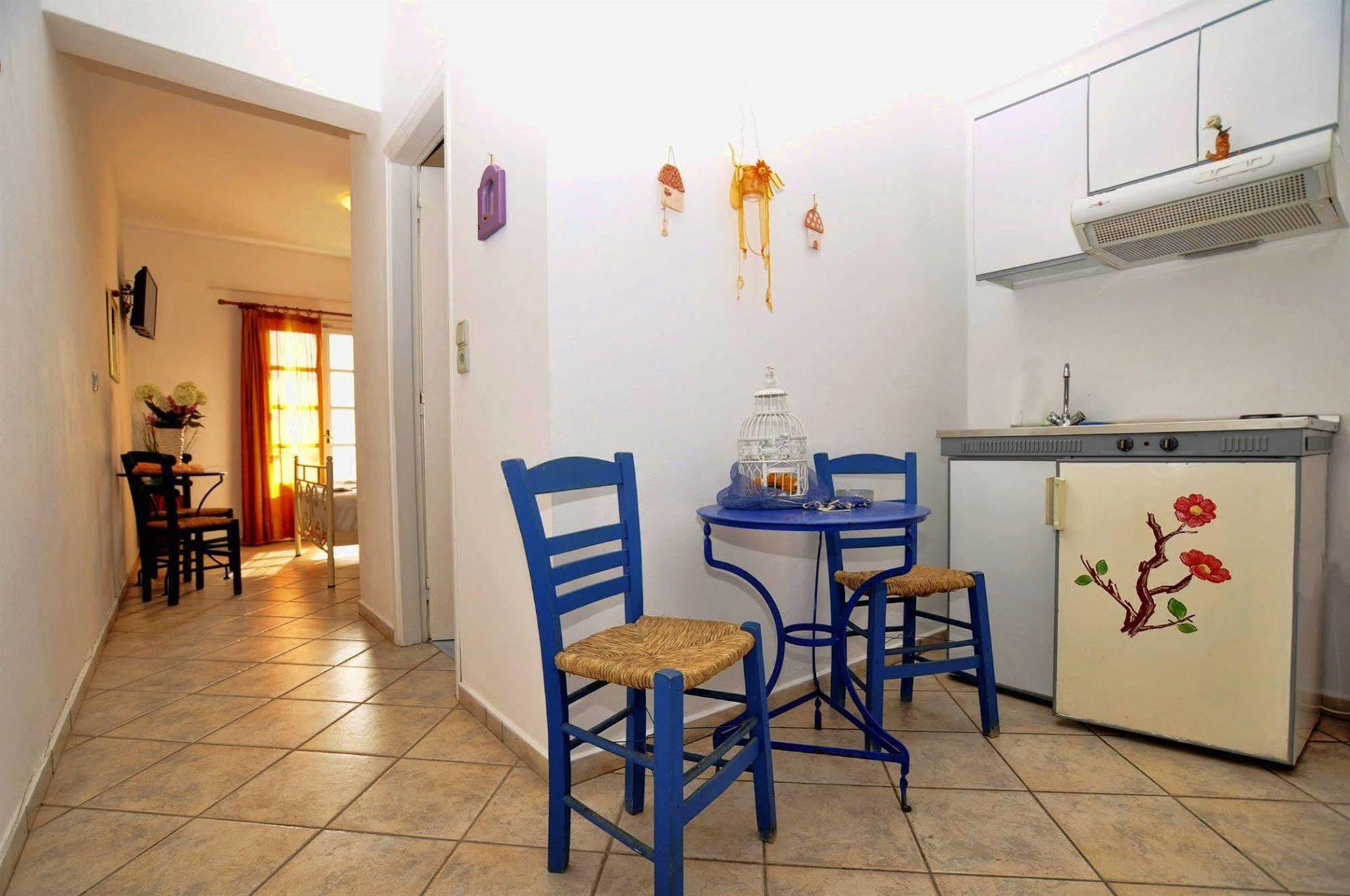 Manos Apartments Mégas Yialós-Nítes Eksteriør billede